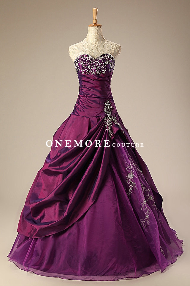 Ball Gown Red Quinceanera Dresses with Beaded Embroidery