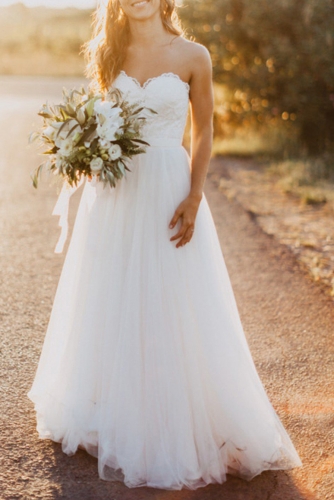 Simple Sweetheart Tulle Wedding Dress with Lace Top