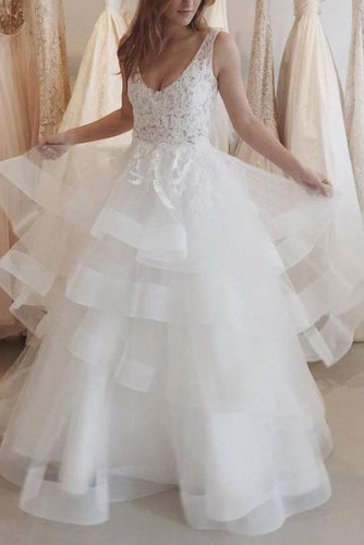 Ivory Ball Gown Tulle Lace Wedding Dress with Tiered Skirt
